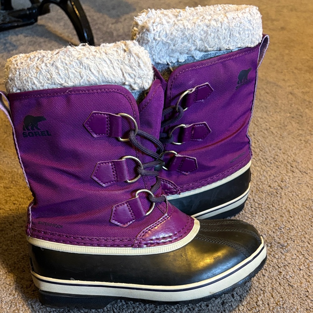 Sorel Purple and Black Snow Boots